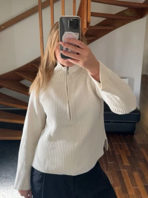 Zip tröja  - Stickad zip tröja från H&M 💝