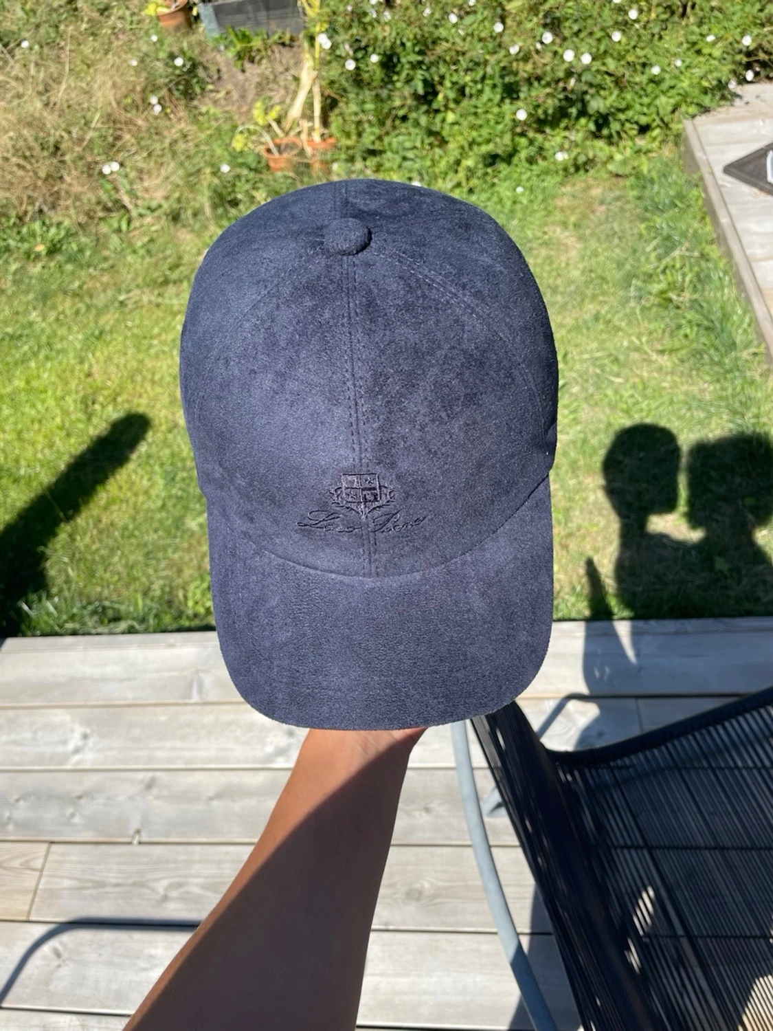 Mörkblå mockakeps med broderi - 4