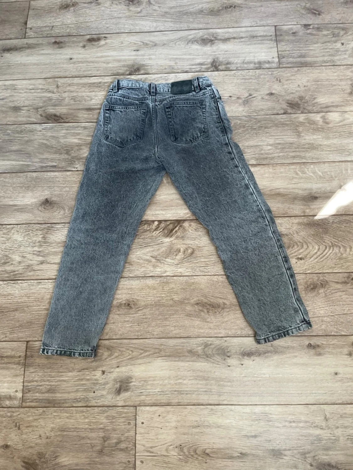 Grå jeans från grunt - 1