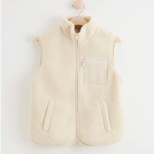 SÖKER Beige teddyväst  - söker denna till ett rimligt pris, max 350kr