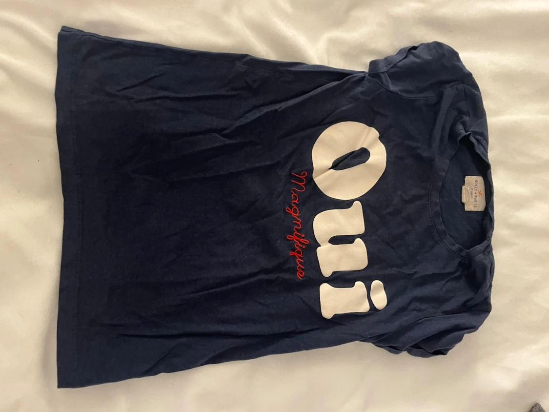 Mörkblå t-shirt Holly & Whyte