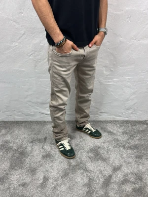 Replay jeans  - Ett par riktigt snygga jeans från Replay i storlek W31 L32 i modellen Anbbas 