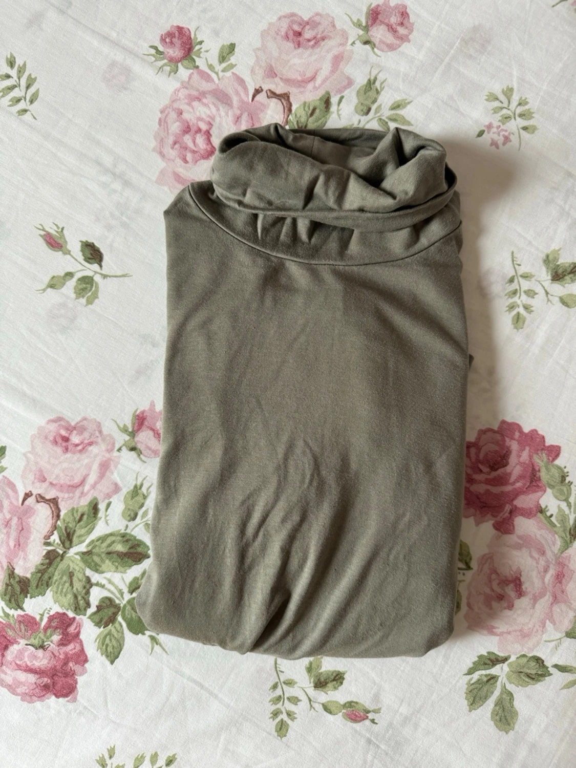 Olivgrön polotopp med långa ärmar - 4