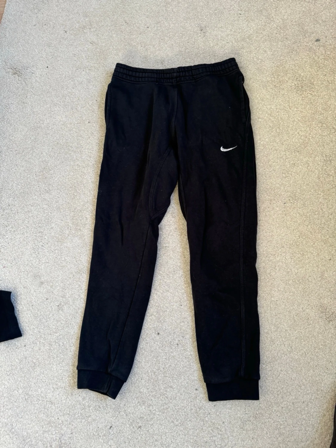 Svarta Nike mjukisbyxor