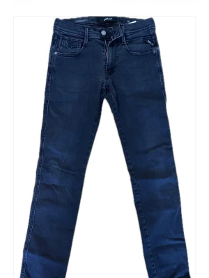 Replay jeans  - Säljer ett par svarta/ grå replay jeans | storlek W28 L 32 | hör av er om ni har några funderingar😁 