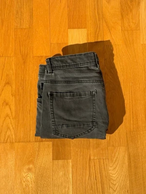 Lab industries jeans - Feta jeans från lab industries | mörkgråa | st 170 | Inga defekter | 