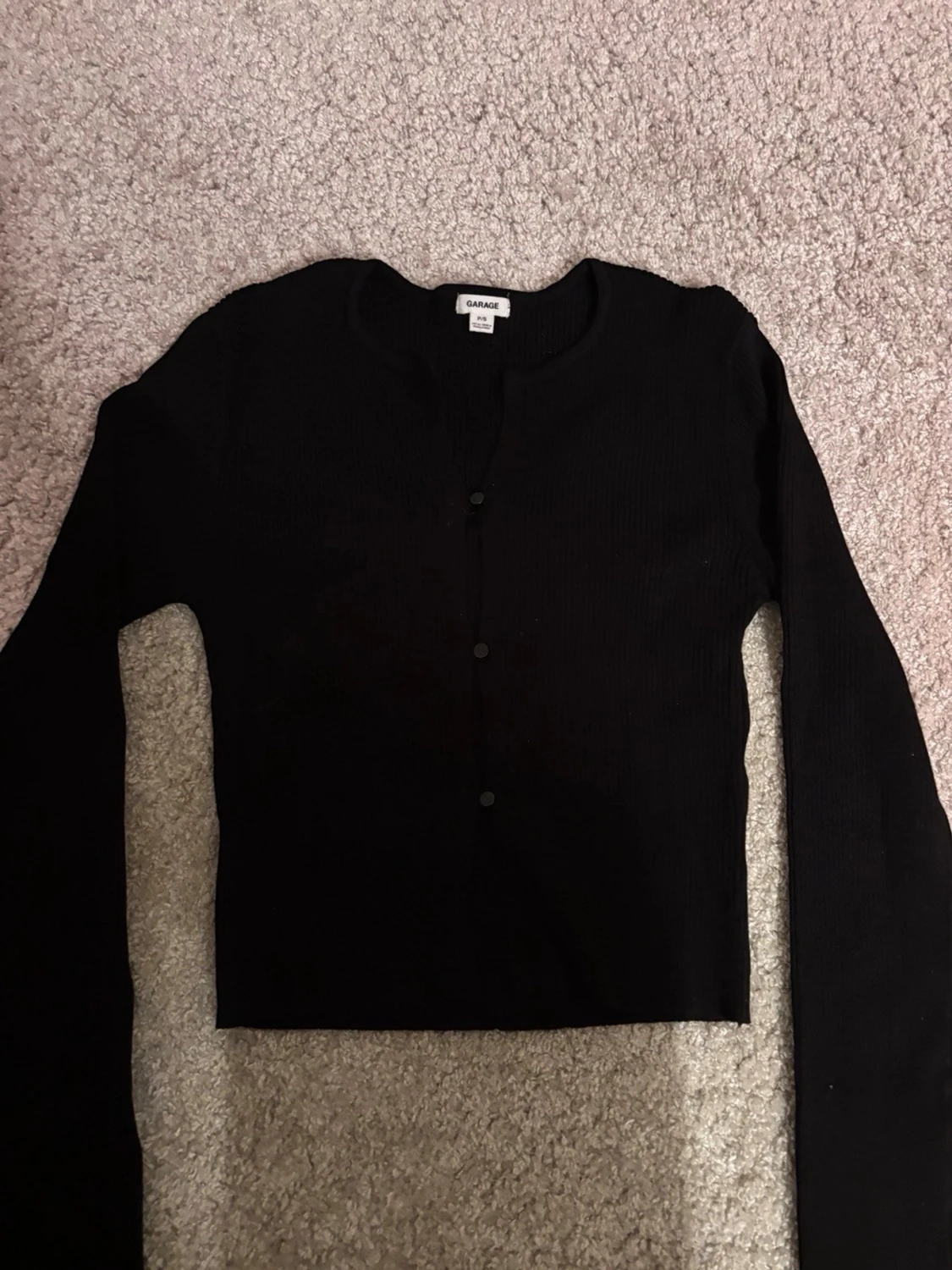 Svart ribbad croppad topp - 1