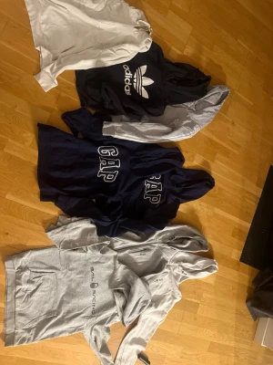 Hoodies från GAP, Adidas och Sail Racing - Äkta märkes hoodies blandade storlekar 160/170/M. Endast för hämtning, finns i runt Helsingborg/Ängelholm 