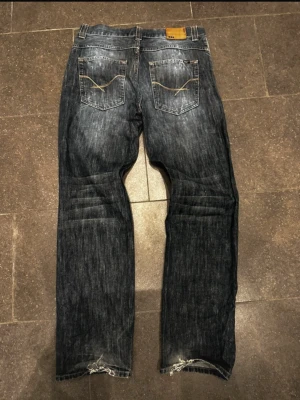 Vintage jeans - W32 L32  midja:40.5cm totallängd: 105cm benöppning: 21cm