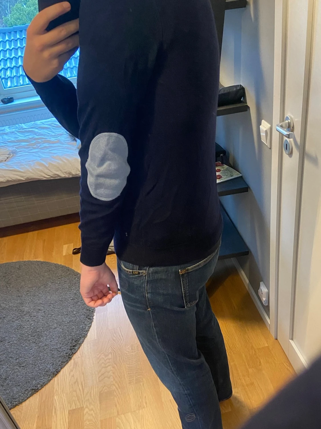 Mörkblå tröja i merinoull - 1