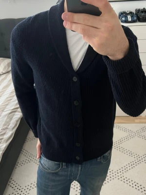Helt ny Massimo Dutti cardigan  - Nytt skick, tagg o allt 