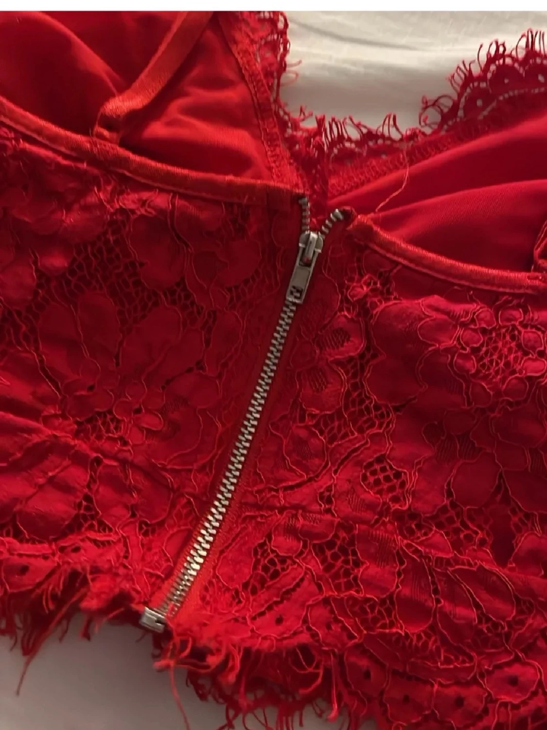 Röd spets bralette med smala band - 2