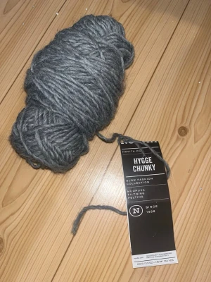 Lankakerä - Harmaa melkein täysi novitan hygge chunky lankakerä. Eläintalous MMM Katsothan myös muut ilmoitukseni Tarjoa 