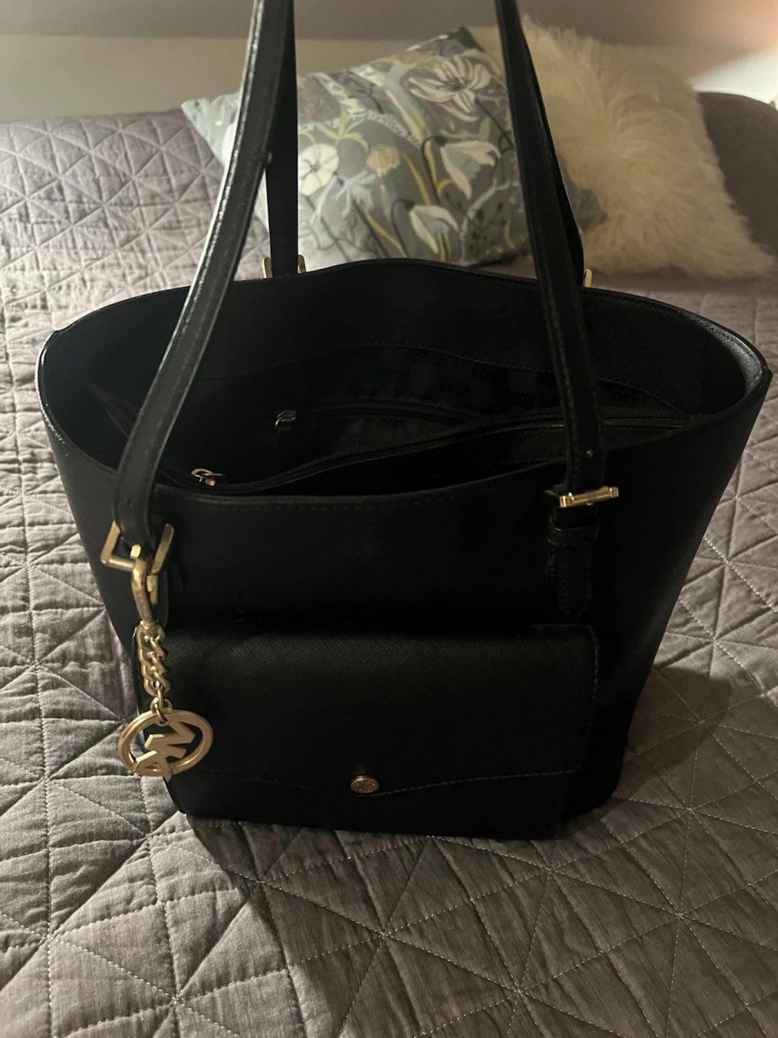 Svart handväska från Michael Kors
