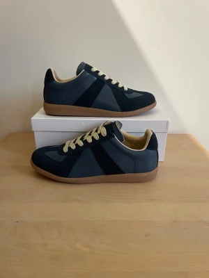 Masion Margiela Gats - Nya ljusblå skor, fräscha fina. Fantastiskt skick