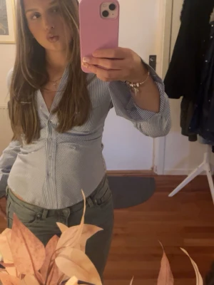 figursydd skjorta - aldrig använd! 🩷