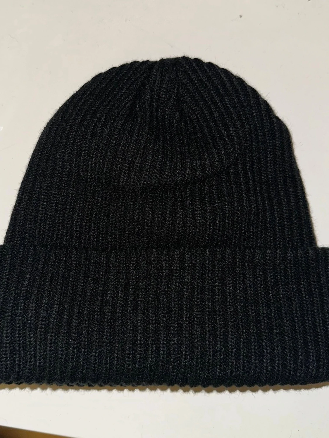 Svart ribbstickad mössa Stone Island - 1