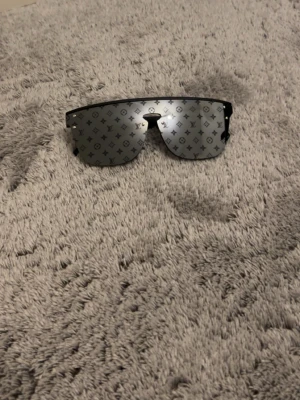 Riktigt snygg glasögon - Både skön och snygg passar perfekt för att undvika solen i ögonen