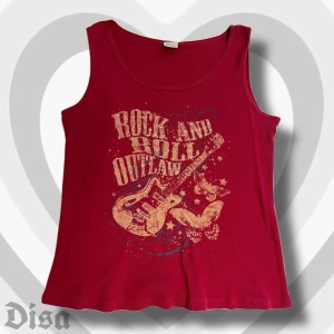 rött linne - rött linne med coolt tryck. står ingen storlek men skulle säga XXL, alldeles för stor för mig.