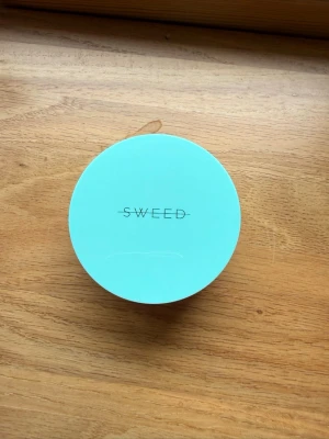 Sweed - Sweed miracle powder i färgen 02 Medium light