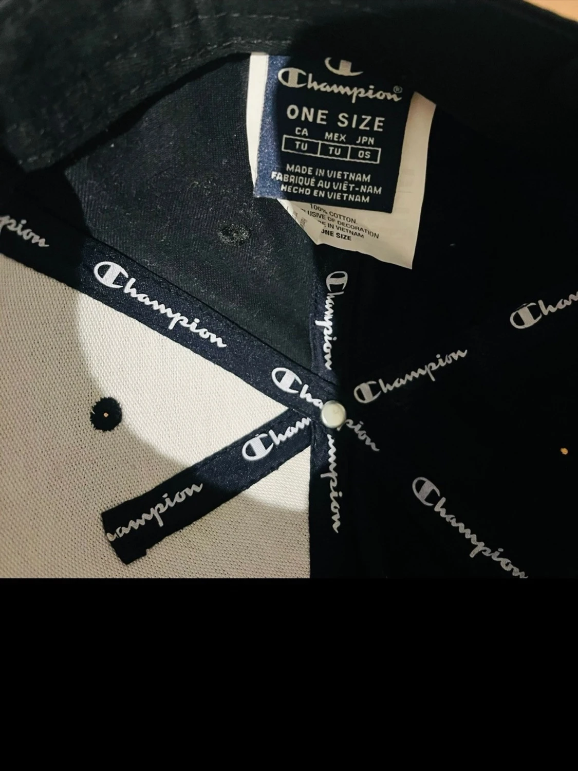 Svart bucket hat med färgglad detalj - 2