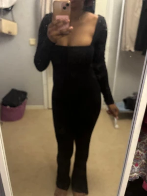 Bodysuit - En snygg body från Oh Polly. Säljer den då strl är för liten för mig. Passar för dig som har strl XS eller S🫶🏾