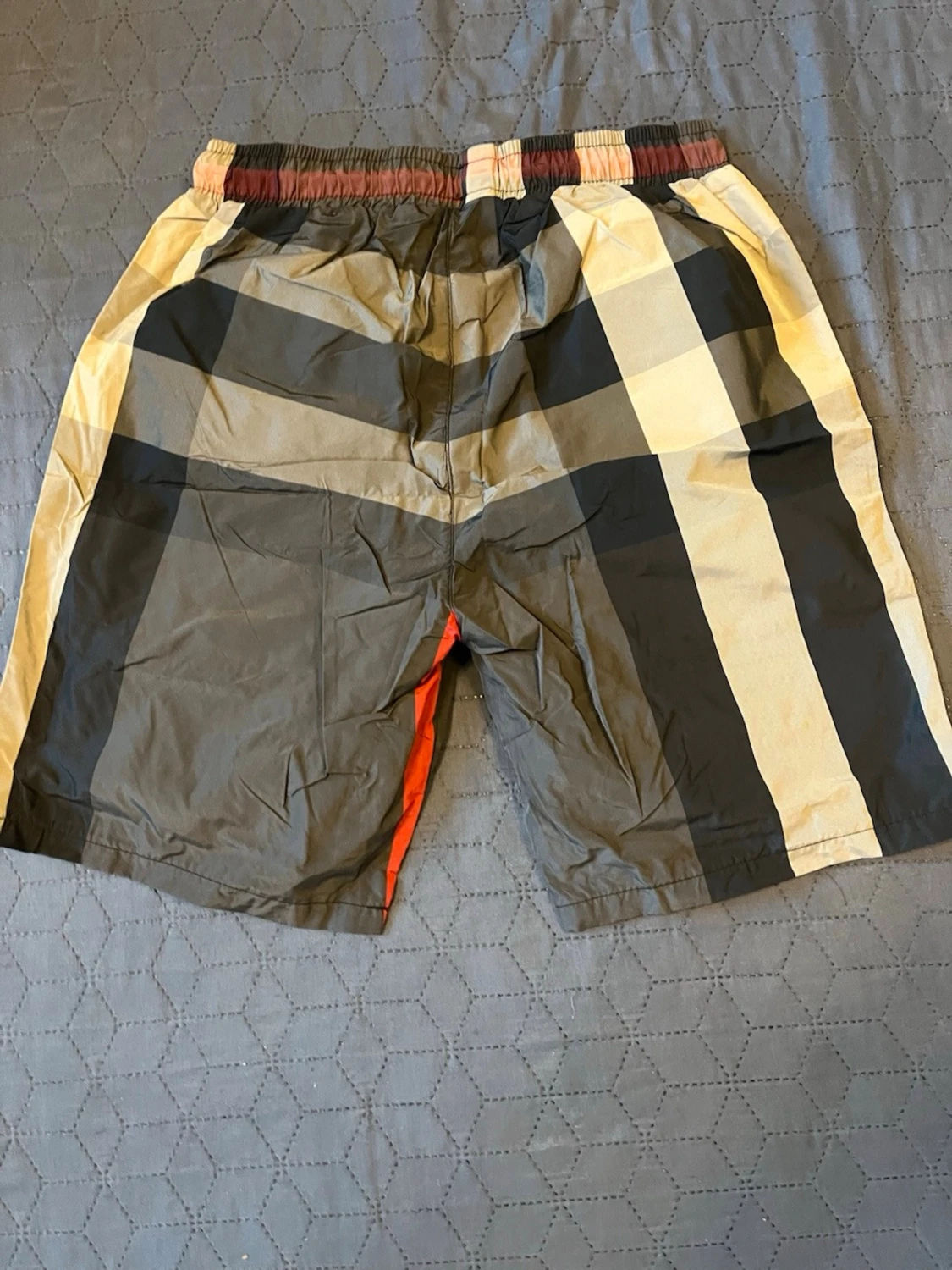 Randiga shorts med snörning - 2