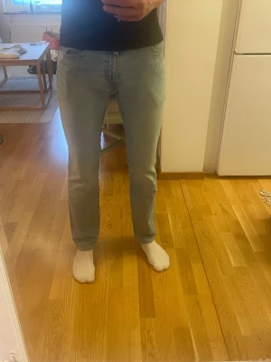 Levis jeans - Säljer ett par ljusblå Levis jeans W30 L34