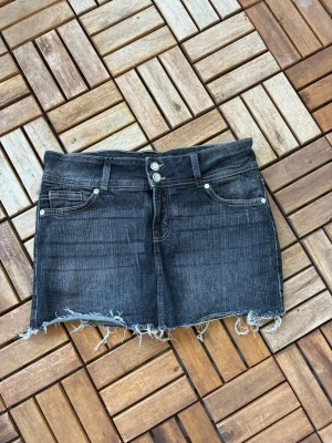 Jeans kjol - Använd en gång, nyskick 