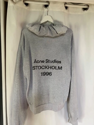 Acne studios hoodie  - Köpt på Vinted, hör av er vid frågor & funderingar! 