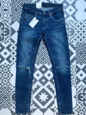 Tiger of sweden jeans - Tiger of sweden jeans  i modellen slim. Helt nya, Inga defekter och det är bara att skriva vid frågor eller mer bilder mvh 