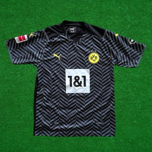 Dortmund Tröja, Haaland#9, Storlek L - Helt ny, högkvalitativ replika. EU | L . Pris: 349kr. Leverans: Skickas inom 24 timmar. Notera: Begränsat antal- först till kvarn 