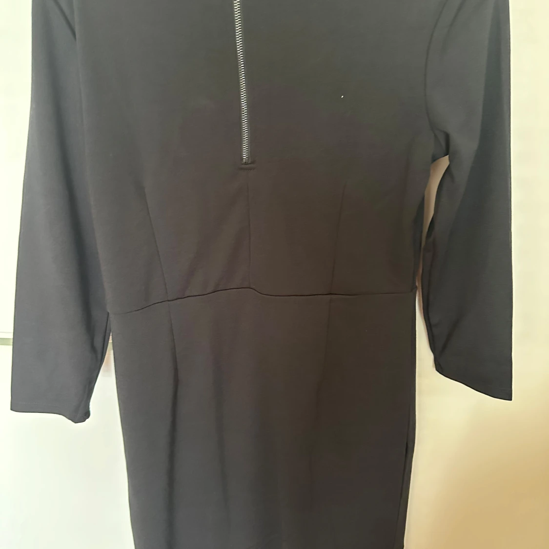 Svart kortklänning från Icona - 1