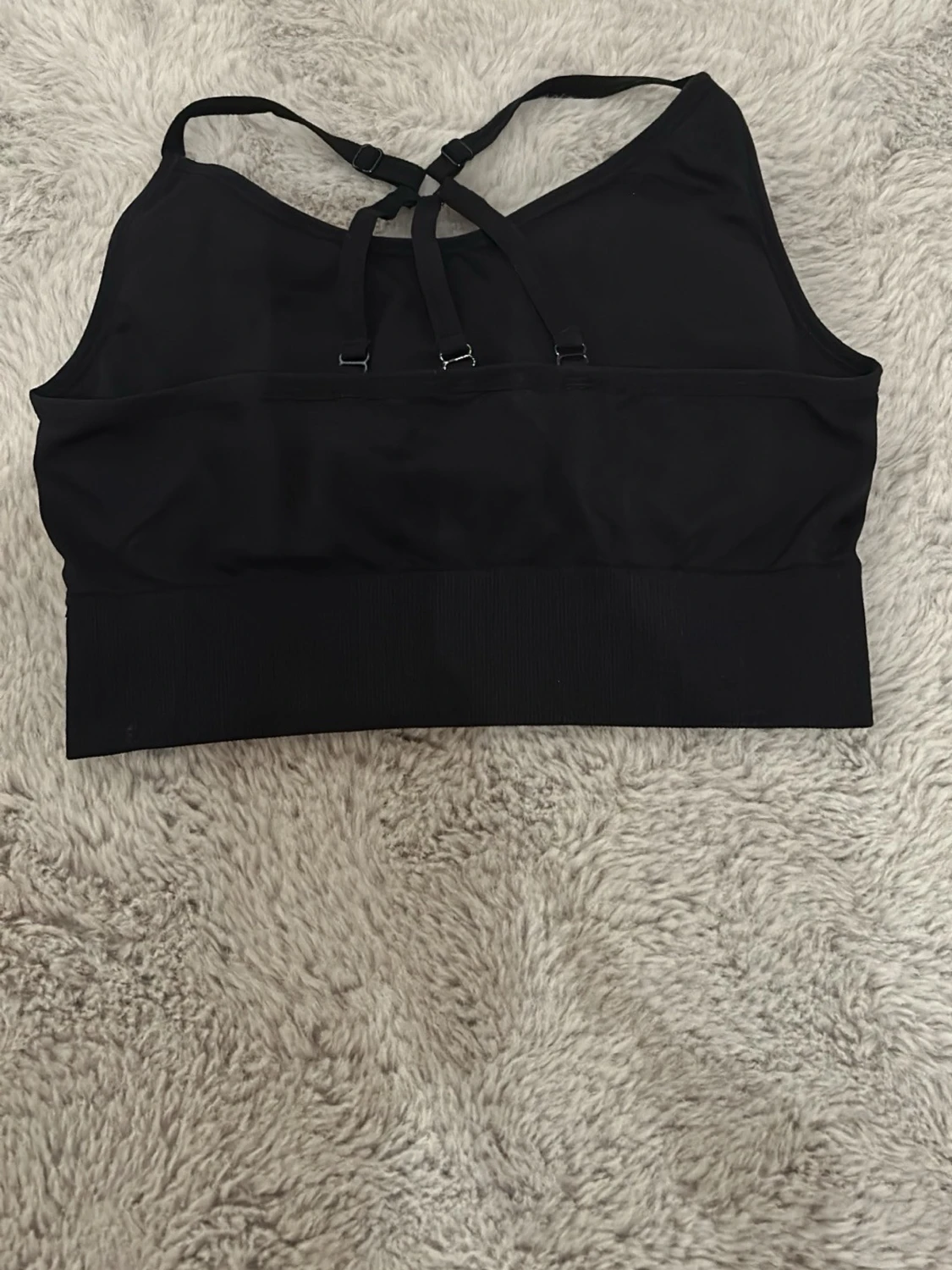 Svart sport-bh från FUZY med korsade band - 1