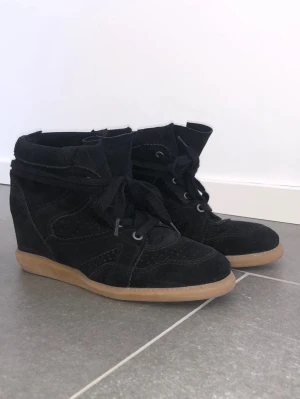 Svarta wedge sneakers - Storlek 38. Sparsamt använda💗
