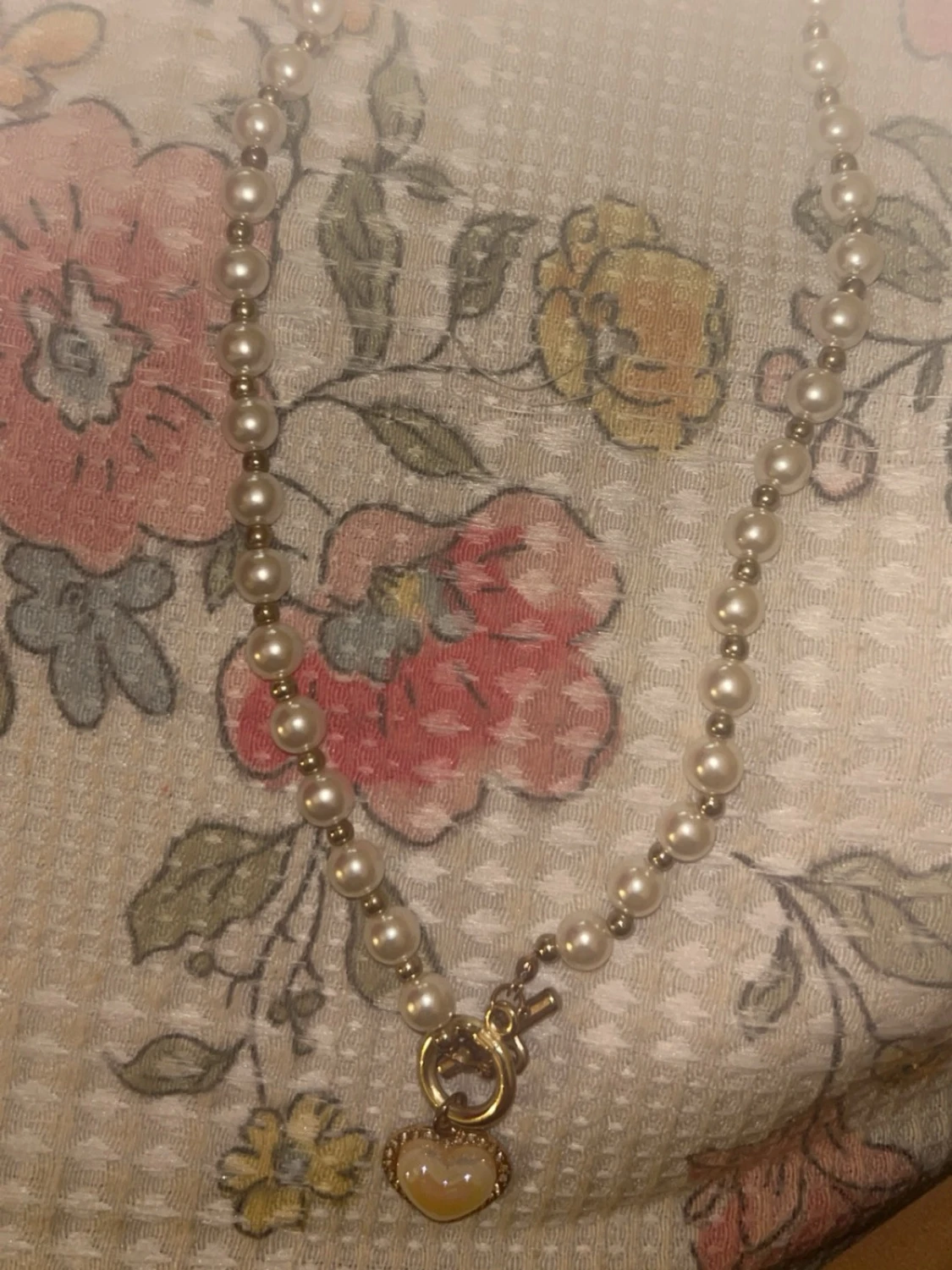 Pärlhalsband med hjärthänge - 2