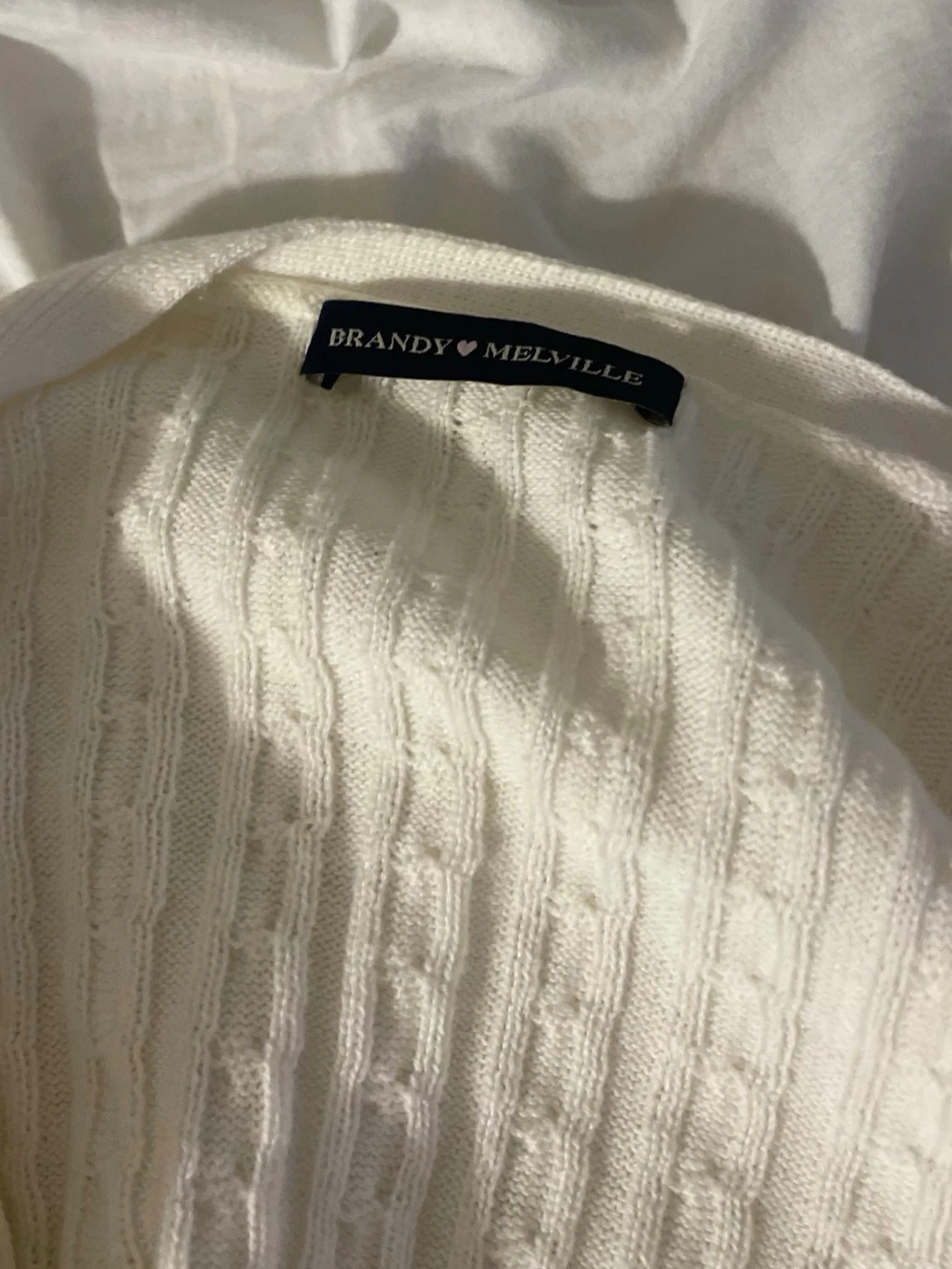 Vit ribbad kofta från Brandy Melville - 1