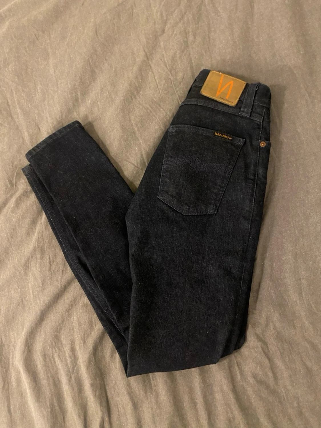 Mörkblå jeans från Nudie Jeans