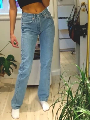 Levis 501 made in usa 100% cotton for women W27L30 - Levis 501 made in usa 100% cotton W27L30, väldigt ovanlig model "for women" i vanliga fall är de unisex. Från 1997. Sitter superfint på! 