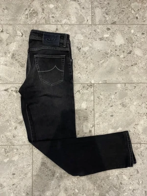 Jacob Cohën 622 - Jacob Cohën 622 || Storlek 31 || Jeansen är i bra skick || Tveka inte på att höra av dig vid frågor eller funderingar 
