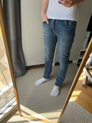 Nudie jeans grim tim - Tja! Säljer detta feta paret jeans från Nudie| Modell: Grim Tim| Mycket gott skick, kontakta mig vid minsta fråga!| //Nils