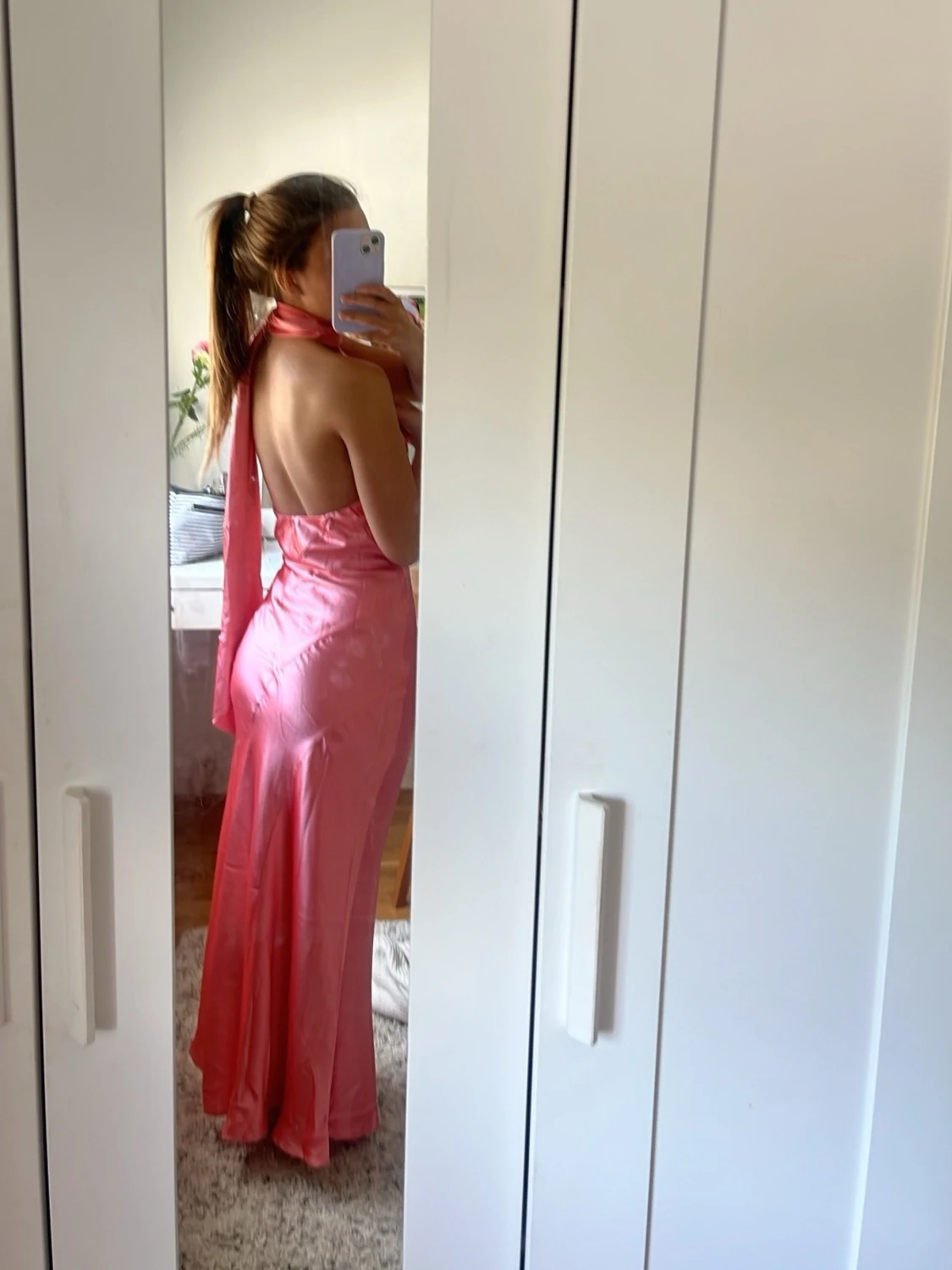 Rosa långklänning med halterneck - 1
