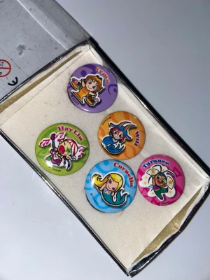 Witch Disney pins - Witch Disney  pins i original låda 
