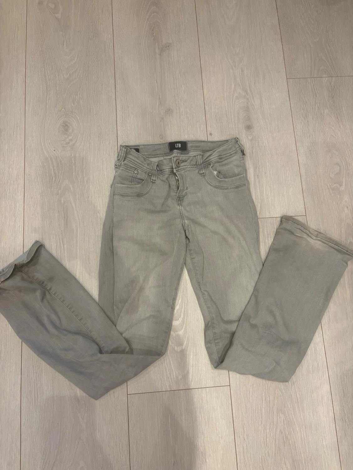 Grå jeans från LTB - 1