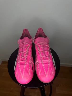 Puma Ultra Elites | Rosa | 46 - Passade inte mina fötter eftersom jag har breda fötter. andvända ett par gånger. skriv ifall du har mer frågor.  priset kan diskuteras. 