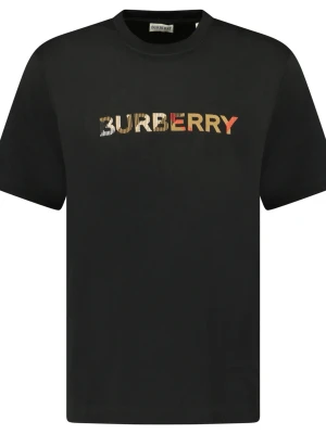 Burberry T-shirt - Burberry T-Shirt 	•	Märke: Burberry 	•	Färg: Svart 	•	Märkt storlek: L 	•	Upplevd passform: M–L 	•	Skick: Helt oanvänd, i butiksskick med tags 	•	Alla tillbehör från butiksköp ingår 	•	Originalpris: 6200kr 	•	Säljs via Prestige Room, ett svenskt bolag Hör gärna av er vid frågor eller funderingar. Mvh, Prestige Room