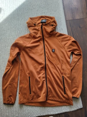Ny X-Trail hoddie/jacka - Ny Jacka/Hoddie från X-Trail. Storlek L