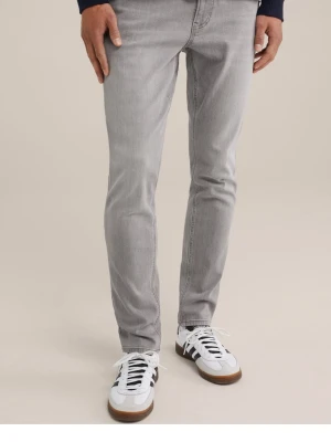 Grå slim fit jeans  - Säljer dessa snygga Blue ridge gråa slim fit jeans i storlek 34x34, köpa på Zalando för 560kr, använda kanske max 4-5 gånger. Pris kan diskuteras!! Tveka inte att skriva!!