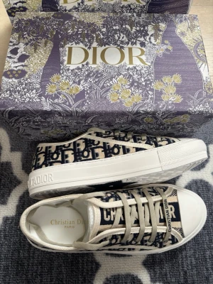 Svarta dior skor dam - Tjejskor