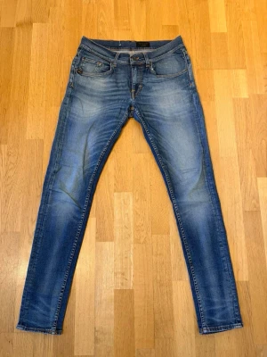 Tiger of Sweden jeans  - Tiger of Sweden jeans slim Nypris: 1799 kr, säljs för: 399 kr. Säljes i befintligt skick. (Skick: 9/10)  